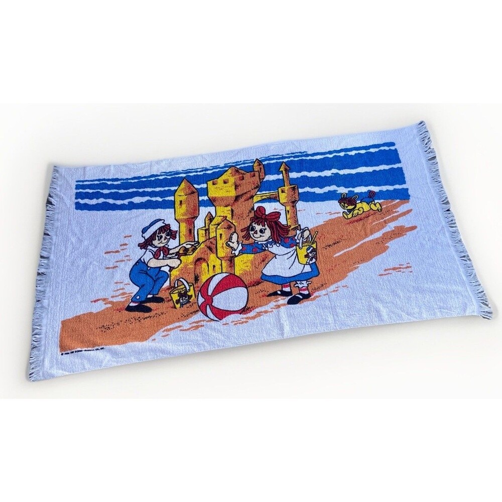 VTG 1980 Raggedy Ann & Andy Beach Towel Sandcastle Scene Fringe Bobbs Merrill